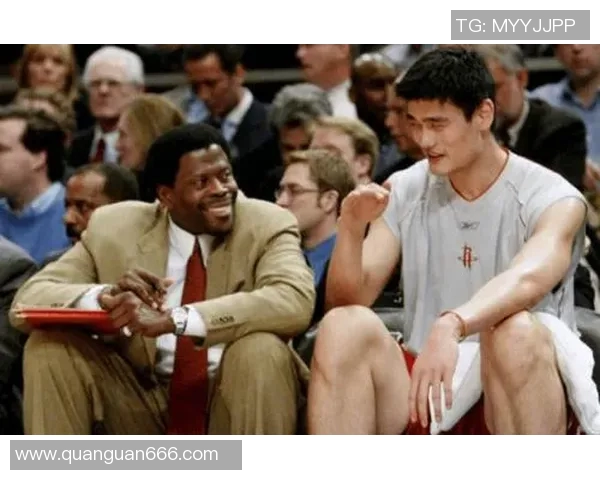 姚明在家中静享生活时光与家庭温馨的点滴回忆