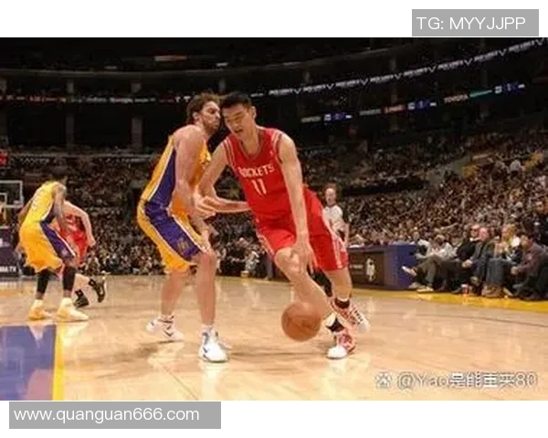 姚明的球裤背后故事：从篮球场到时尚潮流的转变与影响