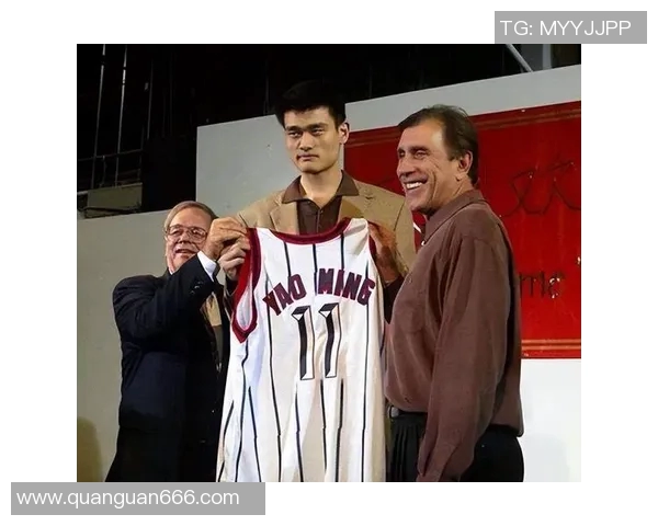 姚明职业生涯中的惨痛教训与那场令人心碎的比赛回顾 姚明职业生涯中的惨痛教训与那场令人心碎的比赛回顾