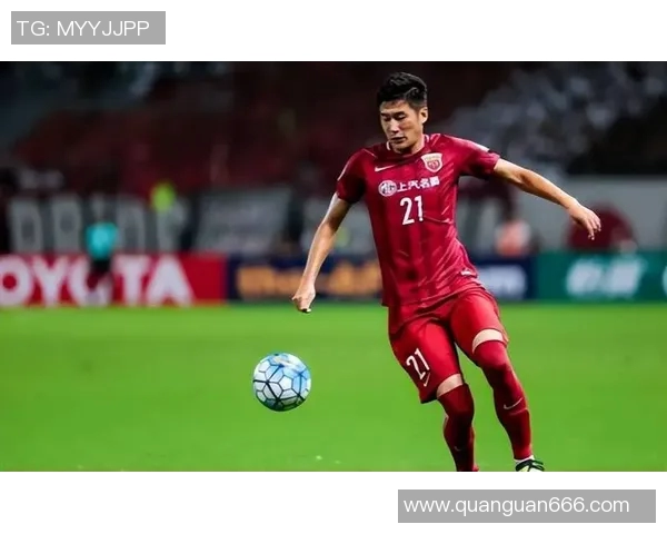 支持中国足球明星崛起助力国家队走向世界舞台的辉煌之路