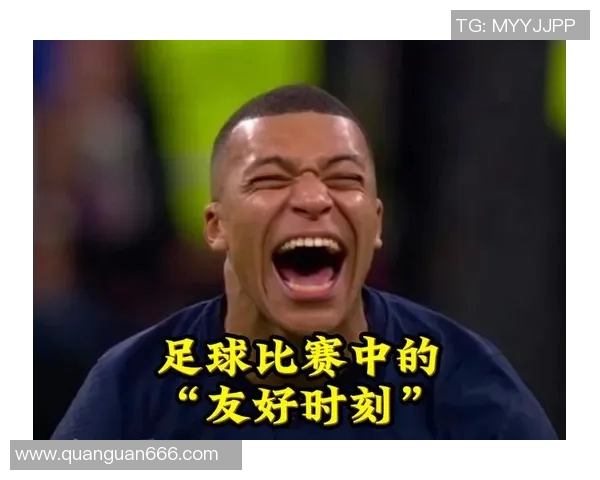 足球明星们的孝心瞬间展现温情时刻与家庭情感的完美结合