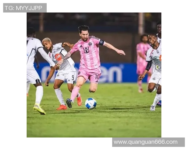 足球明星激情瞬间尽显风采超燃照片集锦带你领略绿茵场上的魅力与激情