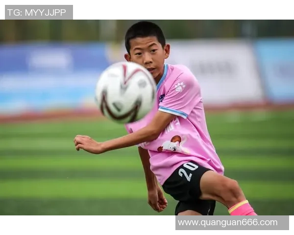 不带丁字的足球明星们如何在赛场上展现独特魅力与风采 不带丁字的足球明星们如何在赛场上展现独特魅力与风采