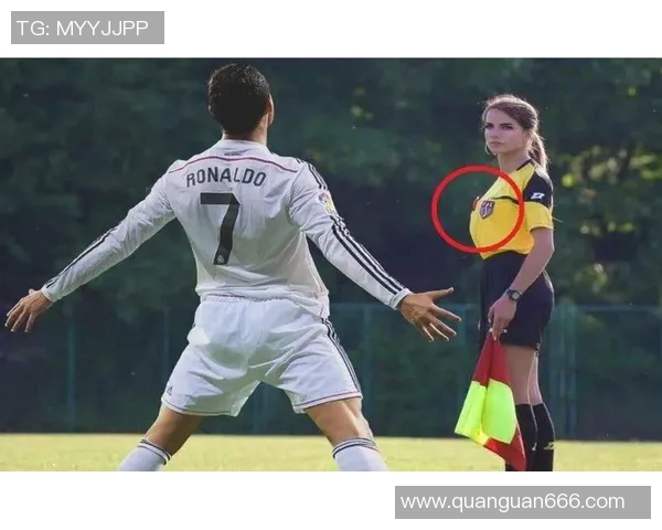 足球明星们的搞笑瞬间大盘点让你笑到停不下来 足球明星们的搞笑瞬间大盘点让你笑到停不下来