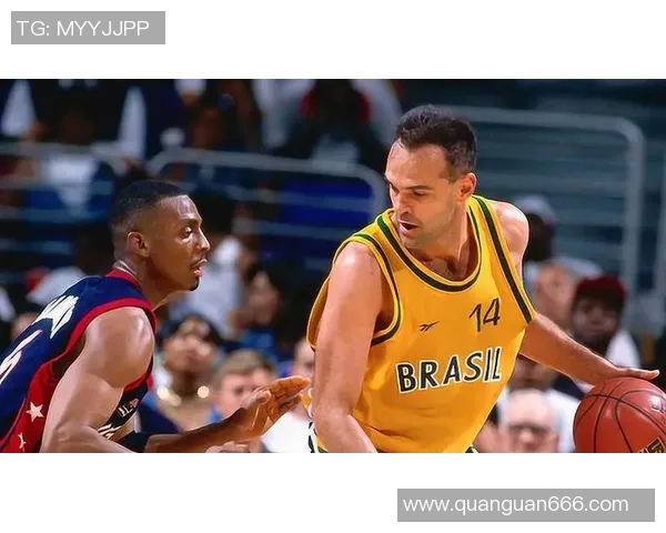 巨无霸篮球明星的传奇之路与荣耀时刻全景回顾